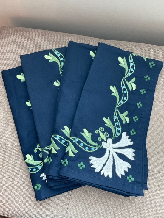 Williams Sonoma Other - Williams Sonoma Navy Blue Napkins Floral Border Set of Four